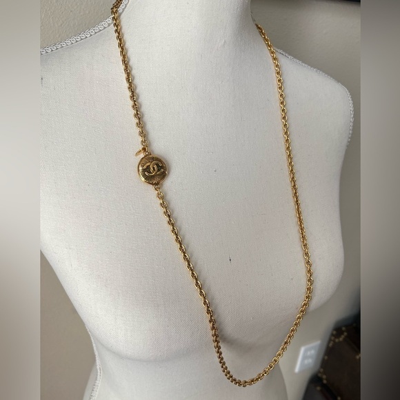 CHANEL Vintage 24k Gold Plated Embossed CC Logo Necklace - Picture 6 of 9